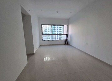 Room in 2 BHK Apartment at Kalpataru Immensa, Kolshet Road – for Rent