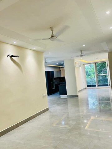 Building Lobby in 3 BHK Builder Floor at Sushant Lok 2, Sector 57 – for Sale