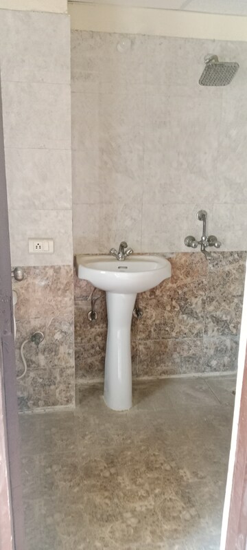 Attached Bathroom in 3 BHK Apartment at Galaxy North Avenue ll, Gaur City 2  – for Rent