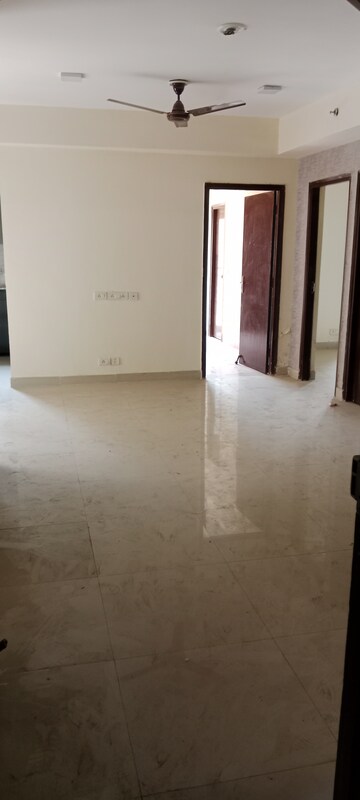 Room in 3 BHK Apartment at Galaxy North Avenue ll, Gaur City 2  – for Rent