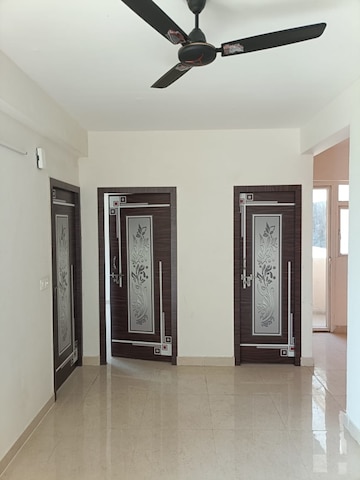 Room in 2 BHK Apartment at Signature Global Proxima, Sector 89 – for Rent