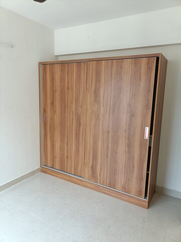 Room in 2 BHK Apartment at Signature Global Proxima, Sector 89 – for Rent