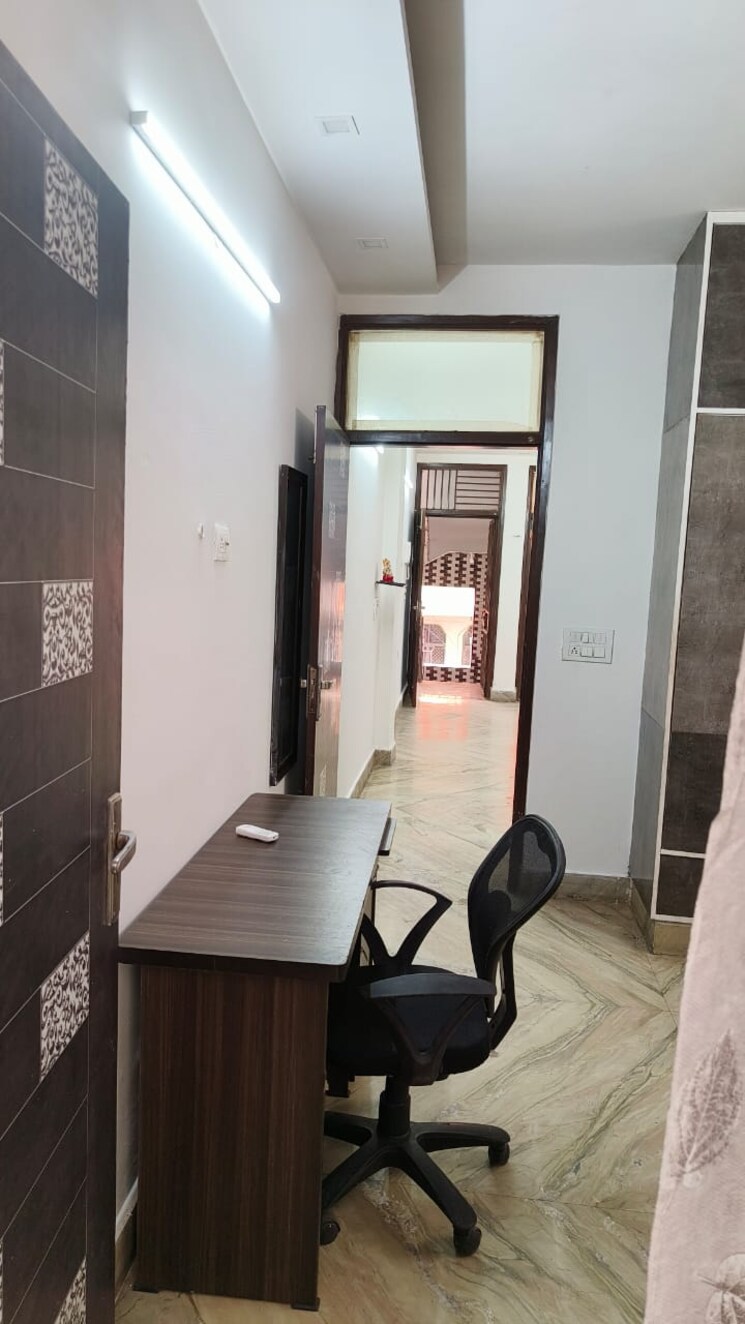 Living Room, subhash nagar 2 Bedroom 100 Sq.Yd. Builder Floor In Subhash Nagar Delhi 8510523