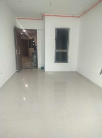 Room in 2 BHK Apartment at Kalpataru Immensa, Kolshet Road – for Rent