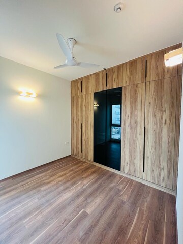 2 BHK Apartment For Rent in Emaar The Palm Drive-Palm Studios, Sector 66