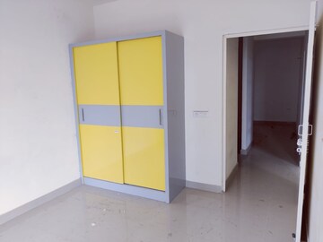 Room in 3 BHK Apartment at Conscient Habitat 78, Sector 78 – for Rent