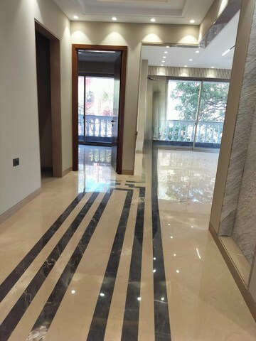 Room in 4 BHK Builder Floor at Sector 16a – for Rent
