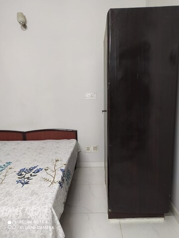 Bedroom in 3 BHK Builder Floor at Sector 39 – for Rent