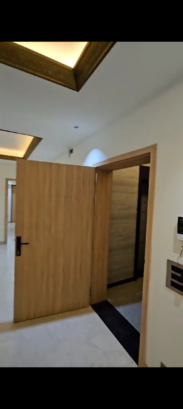 Room, sector 55 5 Bedroom 500 Sq.Yd. Builder Floor In Sector 55 Gurgaon 8510836