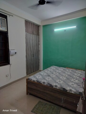 Room in 2 BHK Builder Floor at Sector 82 – for Rent