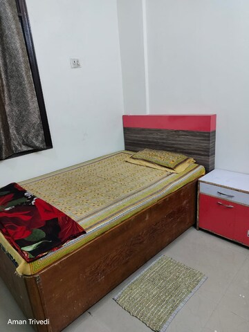 Room in 2 BHK Builder Floor at Sector 82 – for Rent