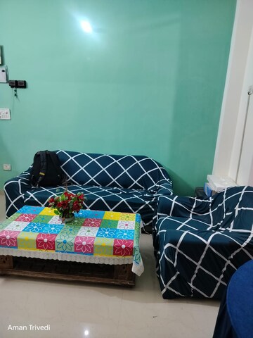 Room in 2 BHK Builder Floor at Sector 82 – for Rent