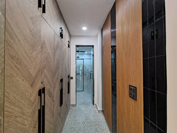Balcony in 3 BHK Builder Floor at Ansal Sushant Lok I, Sector 43 – for Rent