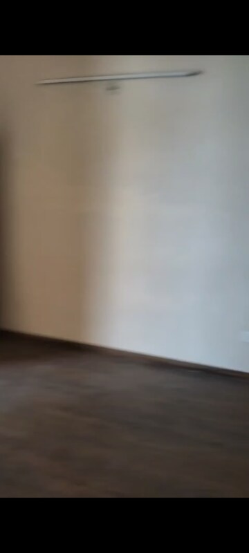 Room in 3 BHK Apartment at Wave Executive Floors, Wave City – for Rent