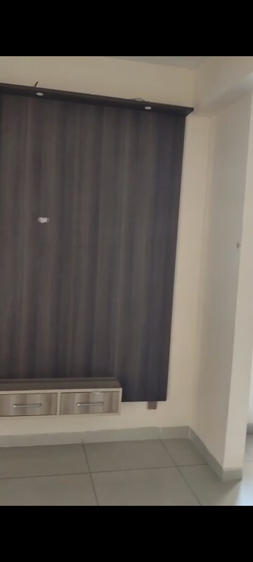  3 BHK Apartment at Wave Executive Floors, Wave City – for Rent