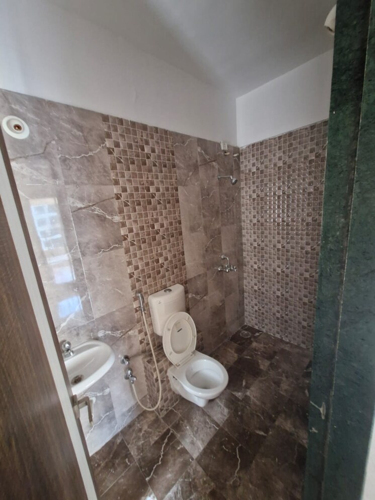 Attached Bathroom, mohan-willows 2 Bedroom 623 Sq.Ft. Apartment In Badlapur East Thane 8510873