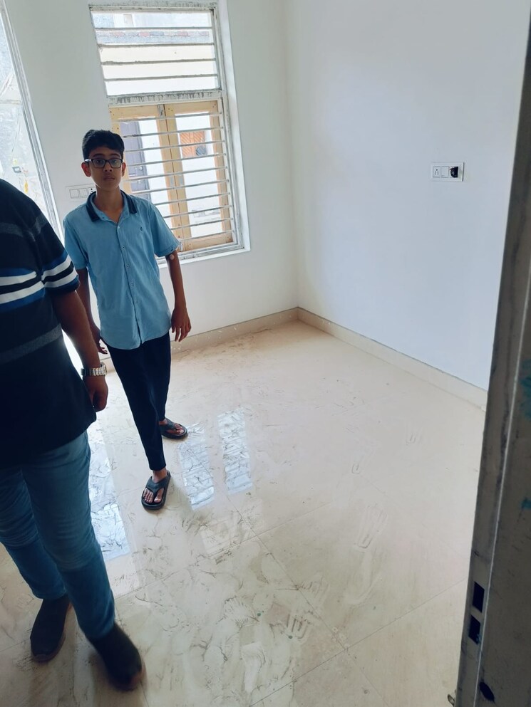 Room, sector 16 a 2 Bedroom 75 Sq.Yd. Independent House In Sector 16 A Faridabad 8510897