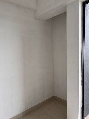 Room in 2 BHK Apartment at Godrej Seven, Joka – for Rent