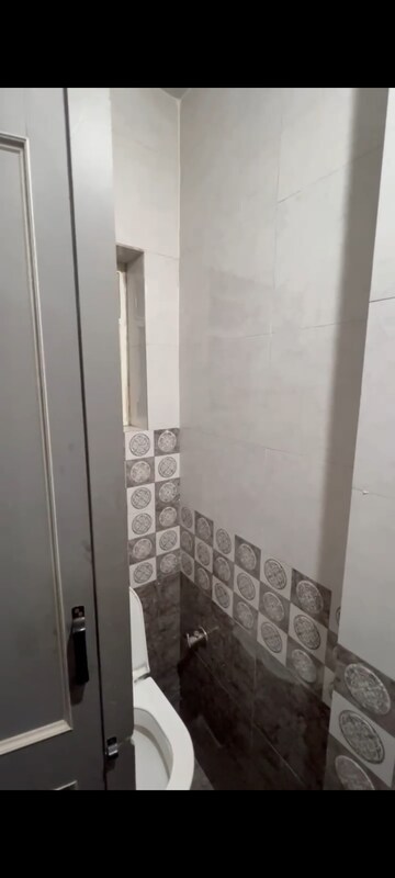 Attached Bathroom in 1 BHK Independent House at Gokhalenagar – for Rent