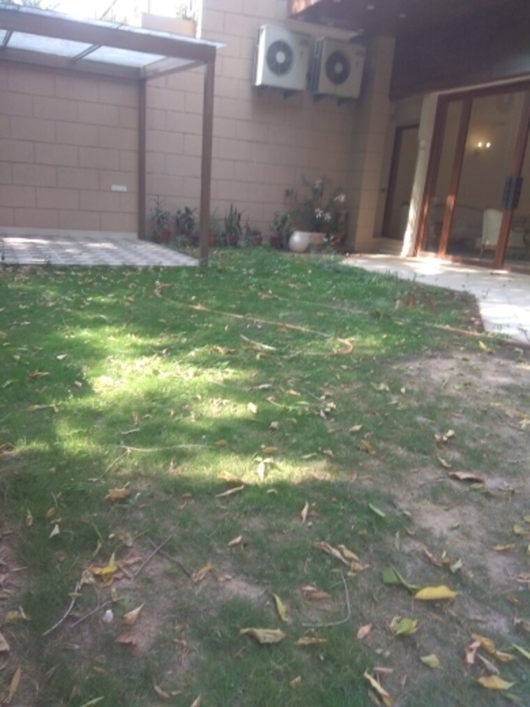 Exterior View, maharani bagh 3.5 Bedroom 1100 Sq.Ft. Independent House In Maharani Bagh Delhi 8511012