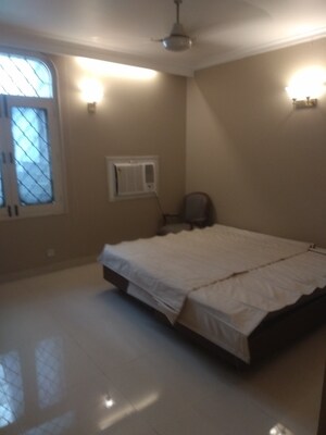Room in 3.5 BHK Independent House at Maharani Bagh – for Sale