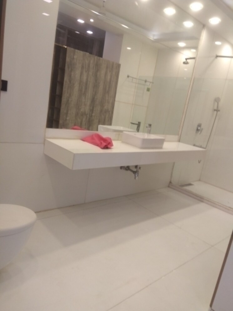 Bathroom, maharani bagh 3.5 Bedroom 1100 Sq.Ft. Independent House In Maharani Bagh Delhi 8511012