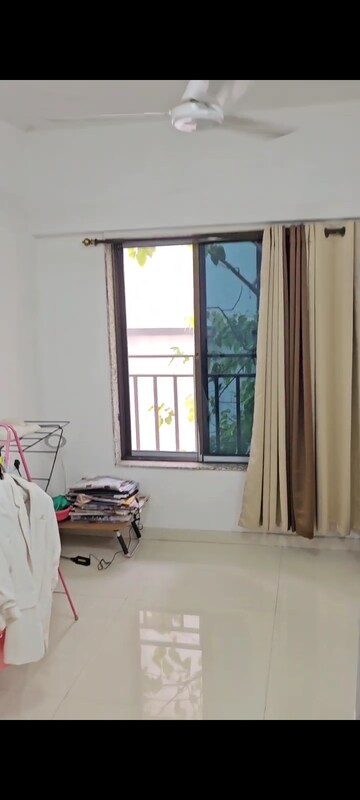 Room in 1 BHK Apartment at Dadar West – for Rent