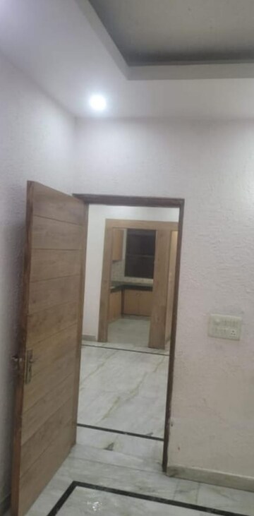 Room in 2 BHK Builder Floor at Sector 45 – for Rent