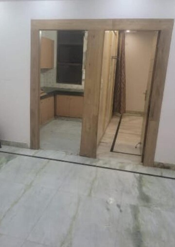 Room in 2 BHK Builder Floor at Sector 45 – for Rent