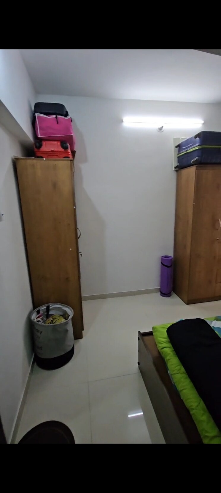 Room, dadar west 1 Bedroom 400 Sq.Ft. Apartment In Dadar West Mumbai 8511068