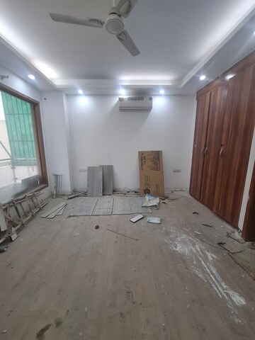 Room in 3 BHK Builder Floor at Sushant Lok 2, Sector 57 – for Sale