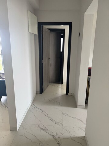 Room in 2 BHK Apartment at Santacruz West – for Rent