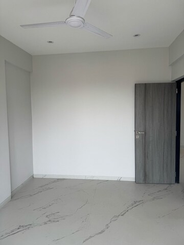 Room in 2 BHK Apartment at Santacruz West – for Rent