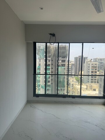 Room in 2 BHK Apartment at Santacruz West – for Rent