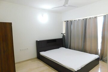 Room in 1 BHK Apartment at Godrej The Trees, Vikhroli East – for Rent