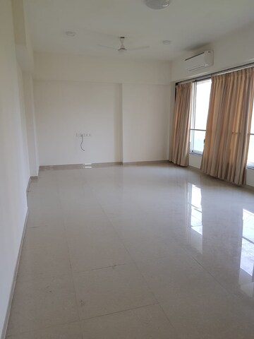 Room in 3 BHK Apartment at Mitradham CHS Parel, Parel – for Rent