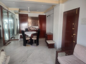 Bedroom in 1 BHK Apartment at Bandra West – for Rent