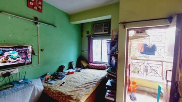Room in 2 BHK Apartment at Sodepur – for Sale