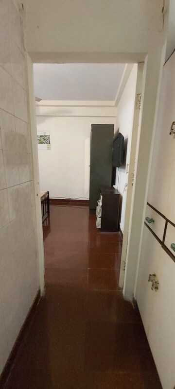Room in 1 BHK Apartment at Bandra West – for Rent