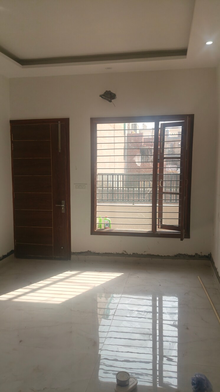 Room, ambala highway 4 Bedroom 140 Sq.Yd. Villa In Ambala Highway Zirakpur 8511111