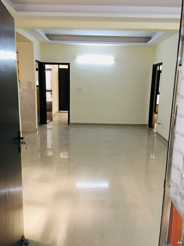 Room in 2 BHK Apartment at Ajnara Integrity, Raj Nagar Extension – for Rent