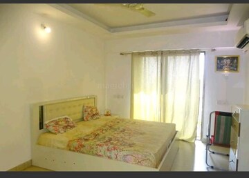 Room in 2 BHK Apartment at HDIL Metropolis Residences, Andheri West – for Rent