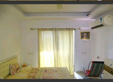 Room in 2 BHK Apartment at HDIL Metropolis Residences, Andheri West – for Rent
