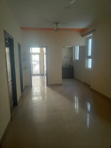 Room in 3 BHK Apartment at Proview Officer City 2, Raj Nagar Extension – for Rent