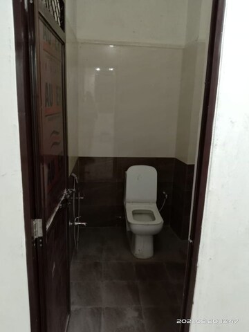 Attached Bathroom in 2.5 BHK Apartment at Mahmoorganj – for Sale