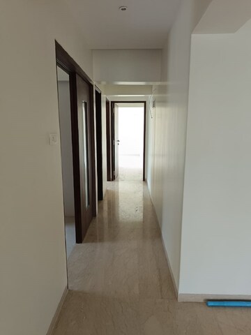 Room in 3 BHK Apartment at Khar West – for Rent