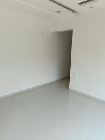 Room in 3 BHK Apartment at Khar West – for Rent