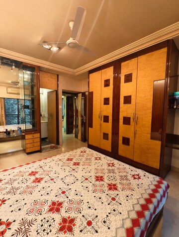 Bedroom in 3 BHK Apartment at Khar West – for Rent