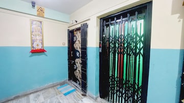 Room in 2 BHK Apartment at Sodepur – for Sale