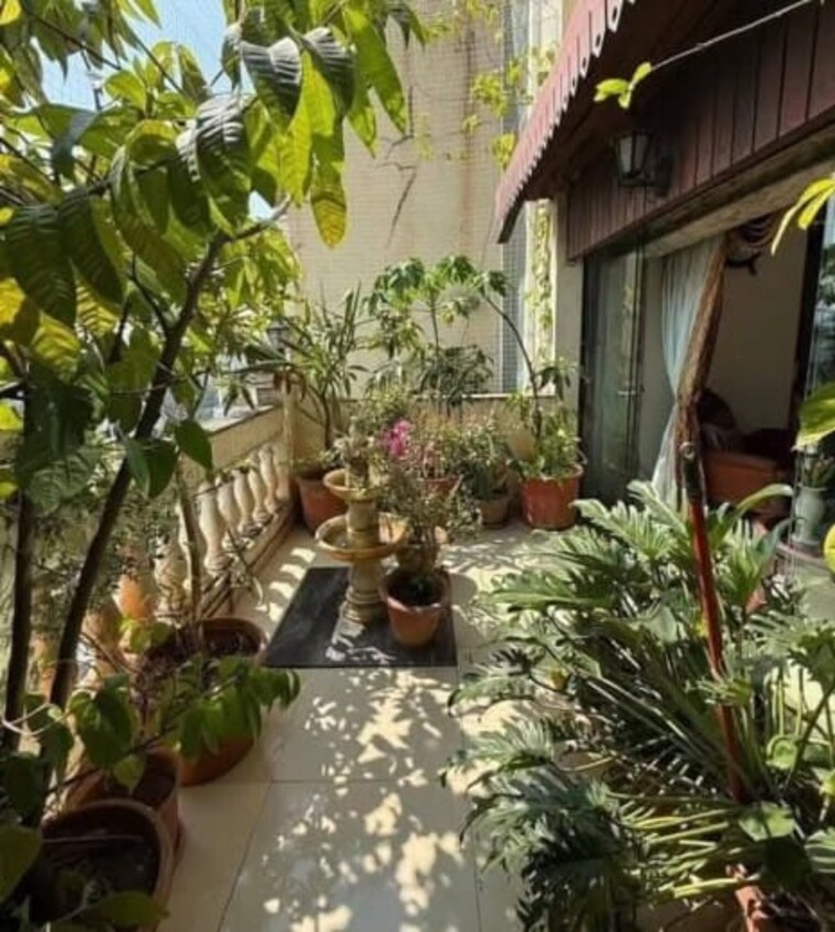 Nearby, bramhacorp-emerald-county 3 Bedroom 2800 Sq.Ft. Penthouse In Kondhwa Pune 8511254